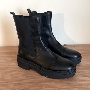 Sam Edelman Leather Lug Sole Chelsea Boots Size 9.5